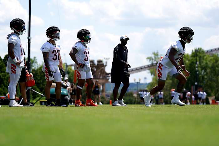 Cincinnati Bengals running back Joe Mixon (28), far right, participates in running back drills during NFL training camp practice, Monday, July 31, 2023, in Cincinnati.